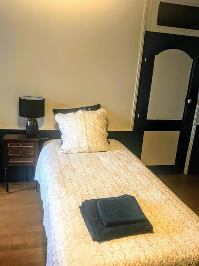 Bed and Breakfast La Tour Cachee Mortain-Bocage Екстер'єр фото